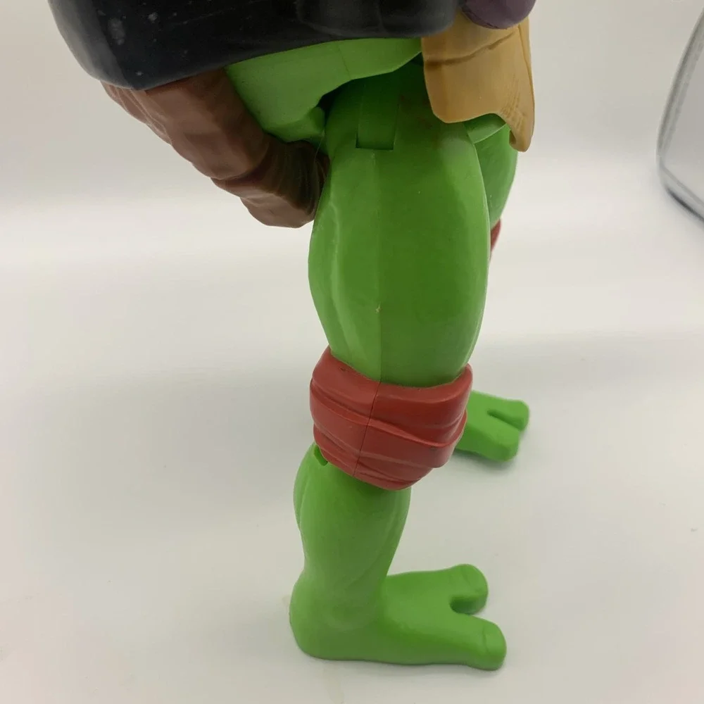 Teenage Mutant Ninja Turtles Raphael Collectible Figure Red Mask 'R' Belt